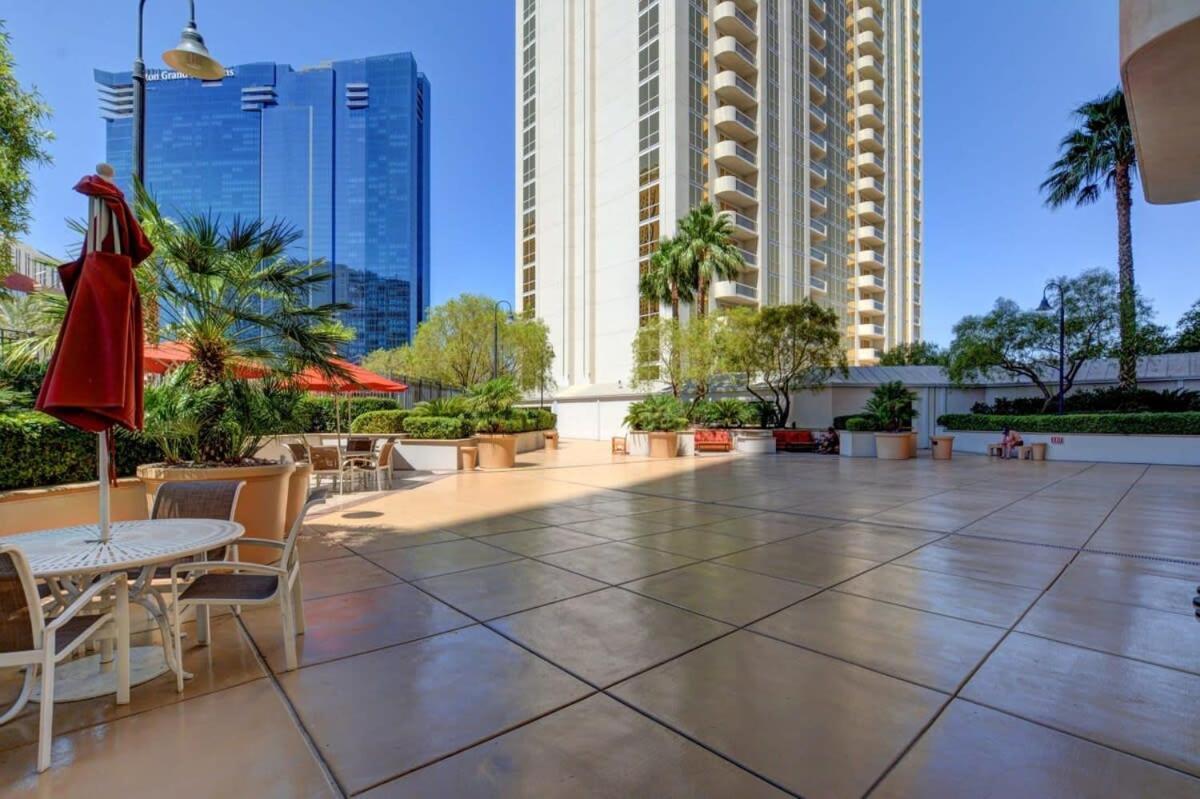 Mgm Signature-15-709 Strip View Jacuzzi Studio Лас-Вегас Экстерьер фото